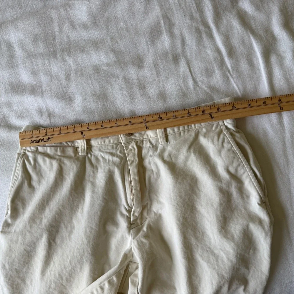 Polo Ralph Lauren Classic Fit 9 Inch Chino Shorts Cream Bleached 32